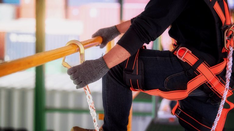 Copertina fotorealistica: Carrello di movimentazione con sensore bypassabile: perche il difetto non e solo elettrico